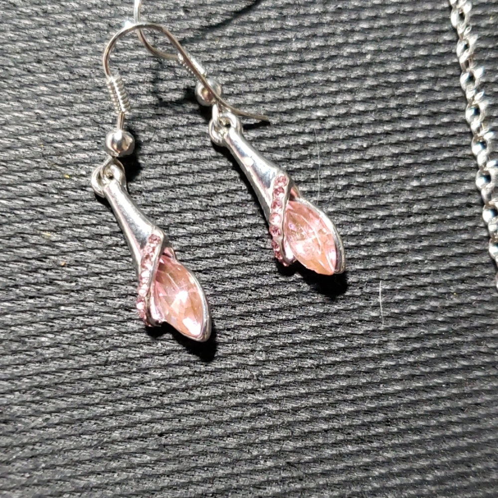 Earing, Necklace, Bracelet Set - Picture 5 of 6